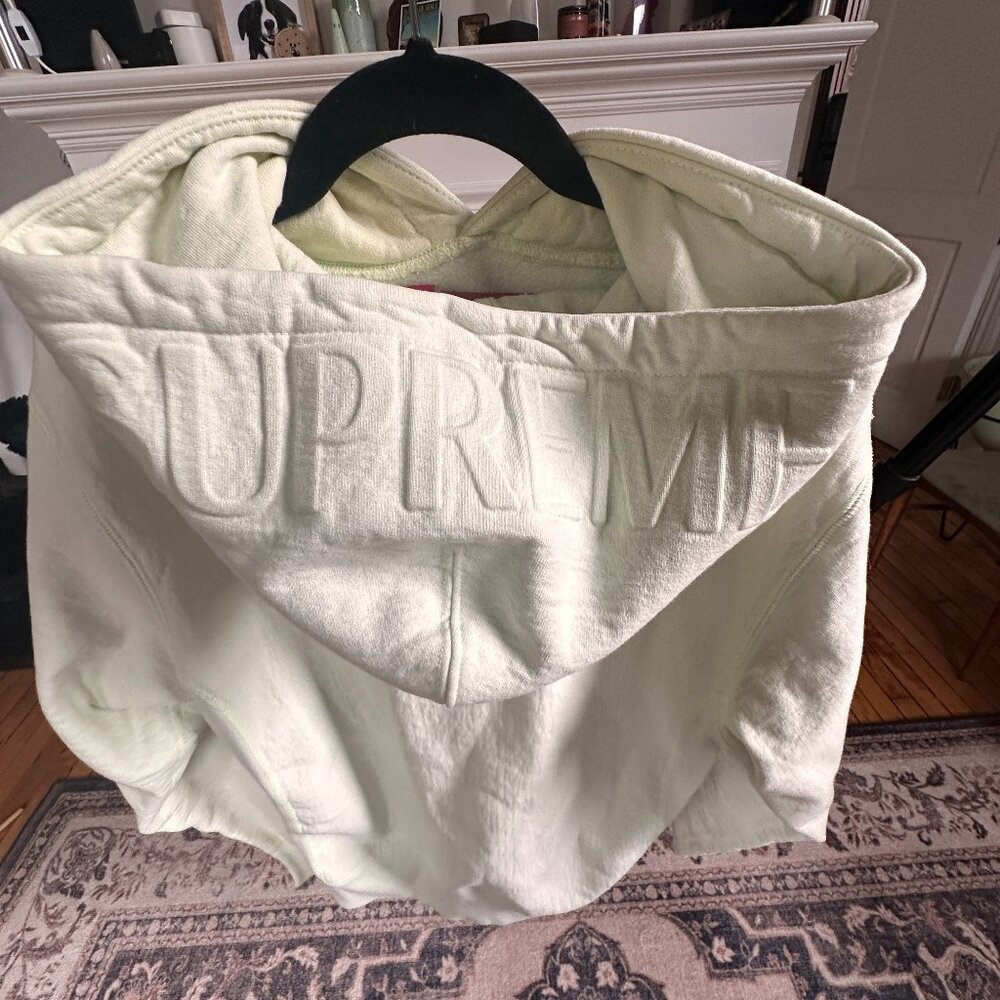 Supreme - FW17 Embossed Lime Green Hoodie